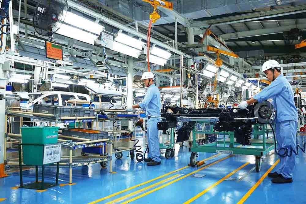 Vietnam PMI falls to seven-month low but remains in growth territory